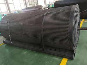 Oil resistant vacuum filter conveyor belt